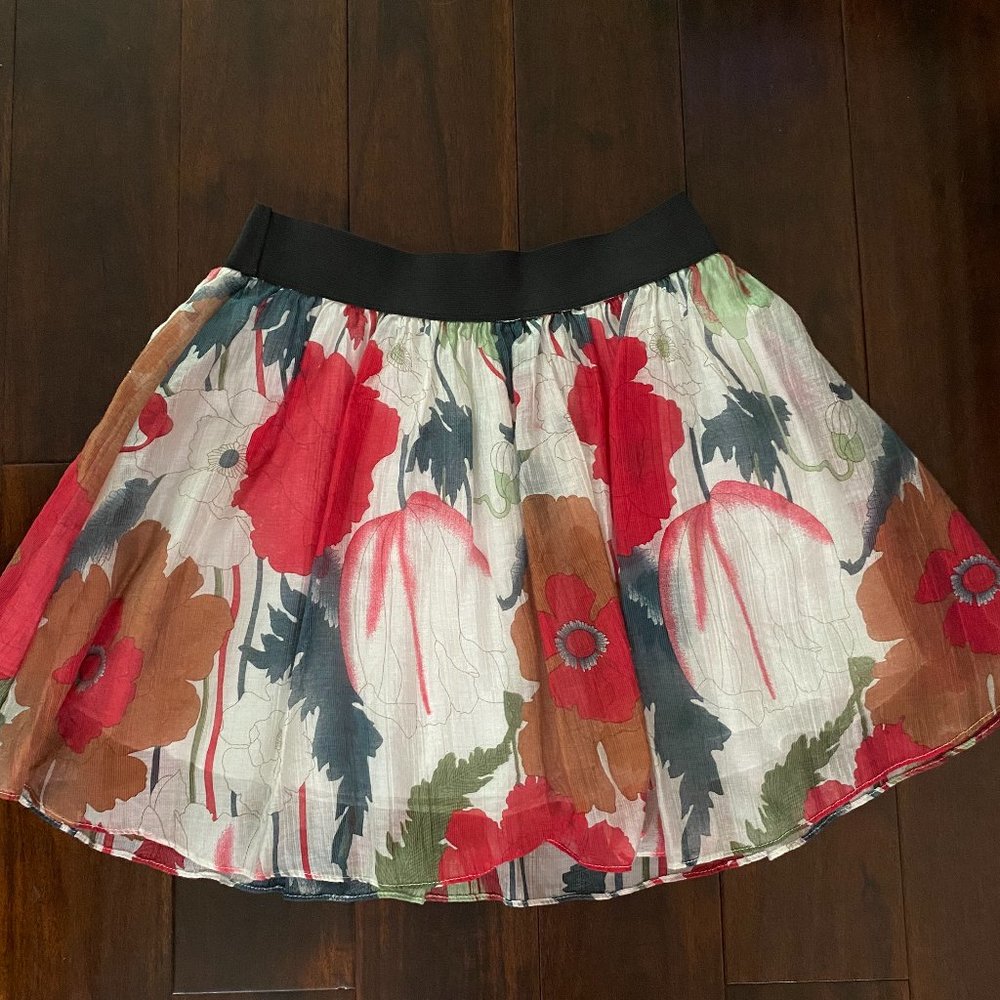 Floral skirt from Foreign Exchange, M size!